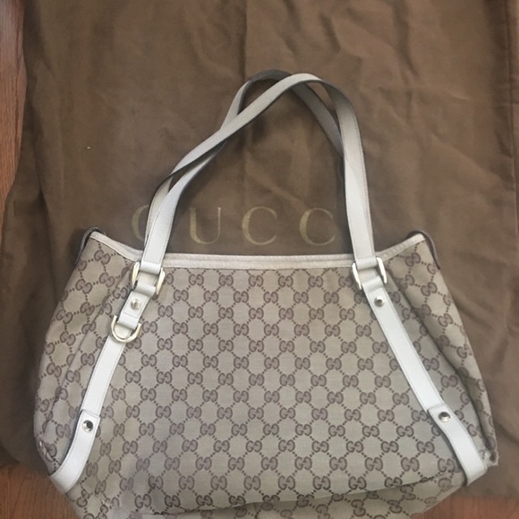 Authentic Gucci GG Abbey Canvas Tote Handbag - Picture 4 of 11